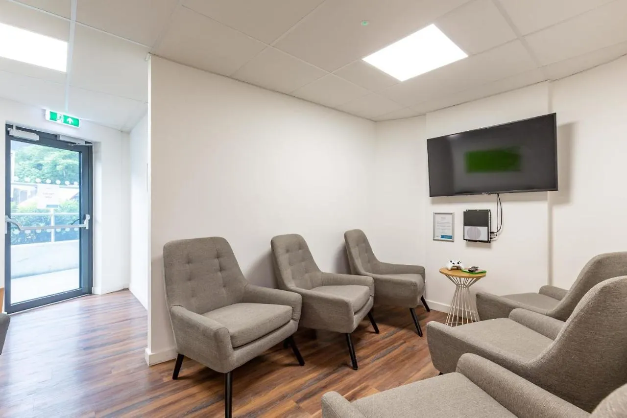 Ensuite Bedrooms With Shared Kitchen At Hollingbury House In ברייטון בריטניה